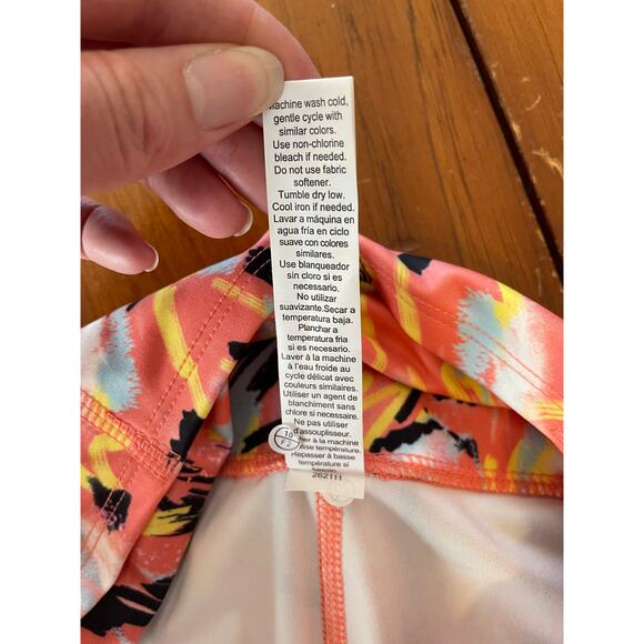 NWT Nanette Lepore Play Medium Womens Compression Shorts Peach Yellow Blue Black - Picture 6 of 9